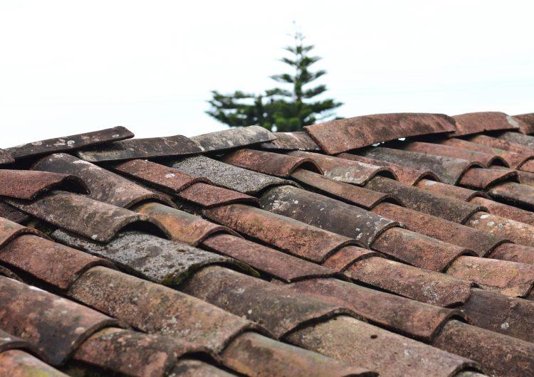 Easy-to-overlook signs that your roof needs repairing